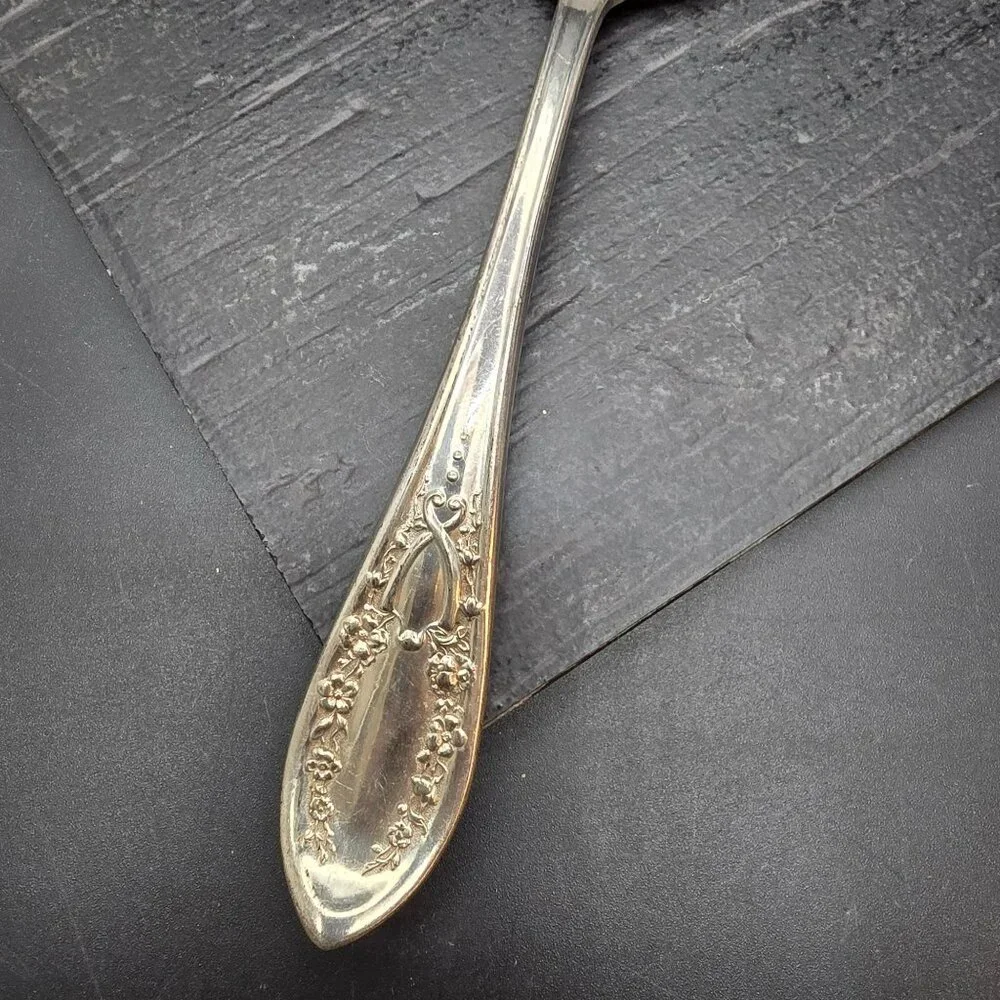 Vintage Stratford Silverplate Pie Server With Ornate Floral Handle Design HS269
